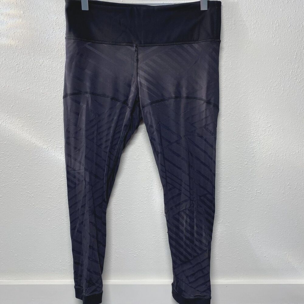 Lululemon P30416 Black Athletic Training Cropped Mid RIse Leggings 8 Striped
